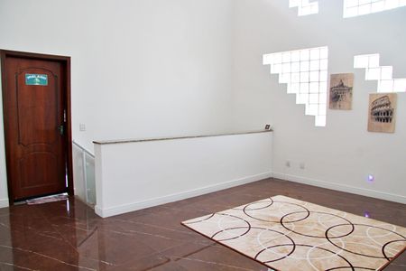 Casa para alugar com 550m², 4 quartos e 4 vagasHall entre as Suítes