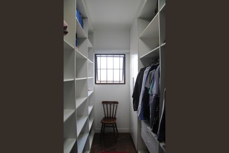 Casa para alugar com 550m², 4 quartos e 4 vagasCloset da suíte 1