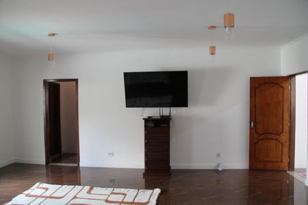 Casa para alugar com 550m², 4 quartos e 4 vagasSuíte 1