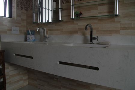 Casa para alugar com 550m², 4 quartos e 4 vagasBanheiro da Suíte 1