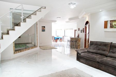 Casa para alugar com 550m², 4 quartos e 4 vagasSala e Sala de Jantar