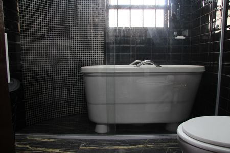 Casa para alugar com 550m², 4 quartos e 4 vagasBanheiro da Suíte 2