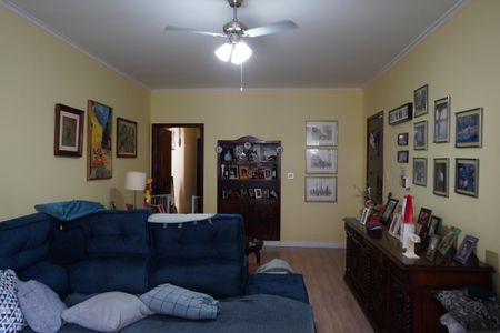 Casa à venda com 128m², 3 quartos e 2 vagasSala