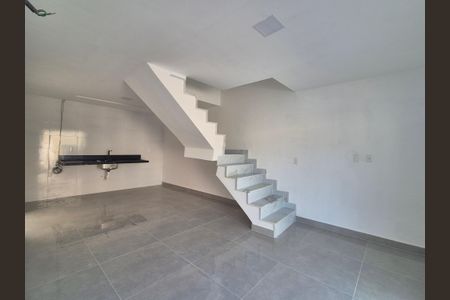 Casa de condomínio à venda com 100m², 2 quartos e 1 vagaSala