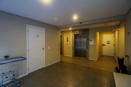 Apartamento à venda com 28m², 1 quarto e sem vagaHall social