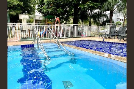 Apartamento à venda com 60m², 2 quartos e 1 vaga Apartamento à venda com 60m², 2 quartos e 1 vagaÁrea comum - Piscina
