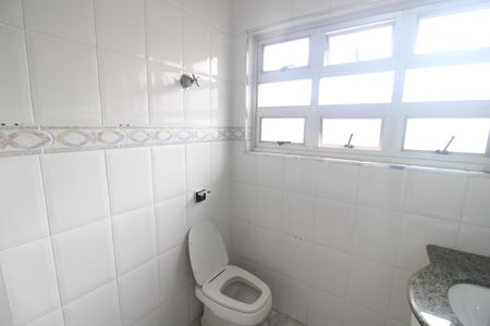 Casa à venda com 125m², 4 quartos e 1 vagaBanheiro 2