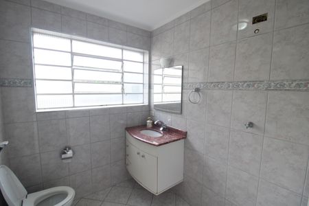 Casa à venda com 125m², 4 quartos e 1 vagaBanheiro