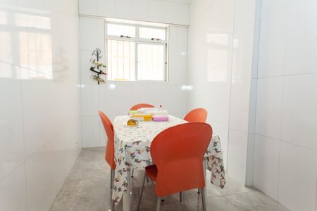 Apartamento à venda com 180m², 4 quartos e 2 vagasCopa