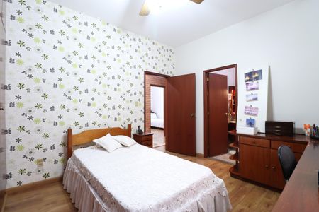 Casa à venda com 342m², 4 quartos e 3 vagasSuíte 3