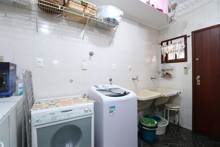 Casa à venda com 342m², 4 quartos e 3 vagasÁrea de Serviço