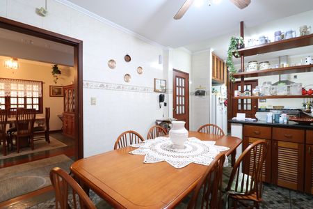 Casa à venda com 342m², 4 quartos e 3 vagasCozinha