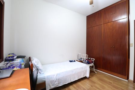 Casa à venda com 342m², 4 quartos e 3 vagasSuíte 2