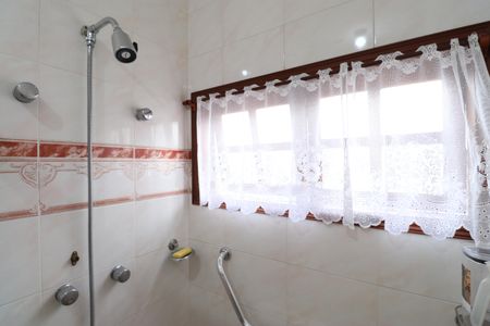 Casa à venda com 342m², 4 quartos e 3 vagasBanheiro da Suíte 2