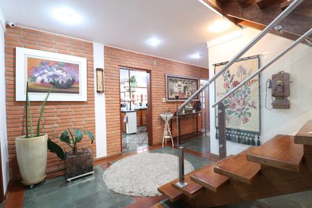 Casa à venda com 342m², 4 quartos e 3 vagasEscada