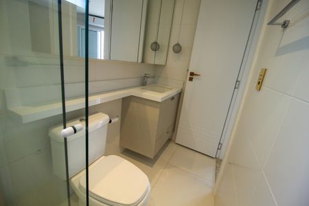 Casa à venda com 285m², 3 quartos e 4 vagasBanheiro - Quarto 2