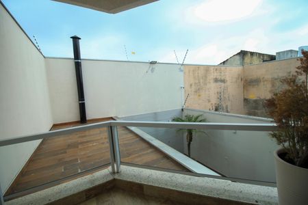 Casa à venda com 285m², 3 quartos e 4 vagasVaranda - Quarto 2