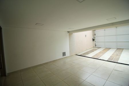 Casa à venda com 285m², 3 quartos e 4 vagasGaragem