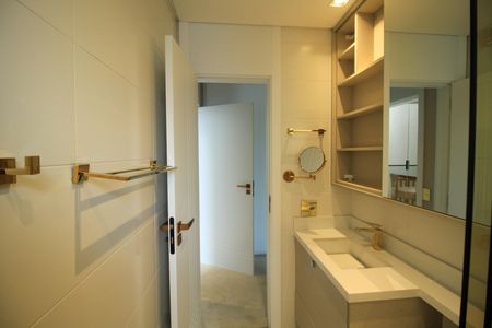 Casa à venda com 285m², 3 quartos e 4 vagasBanheiro - Quarto 1