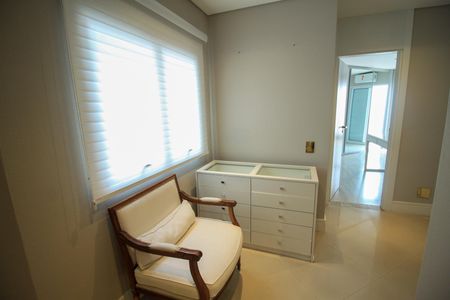 Casa à venda com 285m², 3 quartos e 4 vagasCorredor