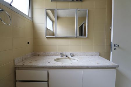 Apartamento para alugar com 115m², 4 quartos e 2 vagas Apartamento para alugar com 115m², 4 quartos e 2 vagasBanheiro Suíte