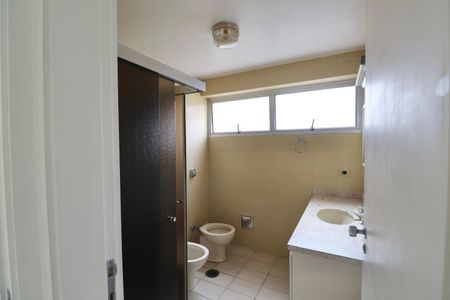 Apartamento para alugar com 115m², 4 quartos e 2 vagas Apartamento para alugar com 115m², 4 quartos e 2 vagasBanheiro Suíte