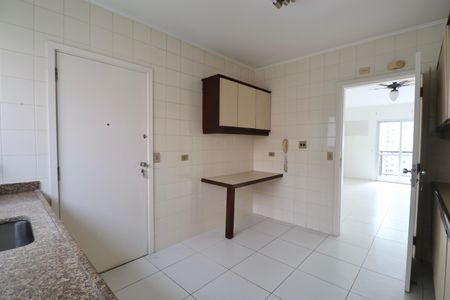Apartamento para alugar com 115m², 4 quartos e 2 vagas Apartamento para alugar com 115m², 4 quartos e 2 vagasCozinha
