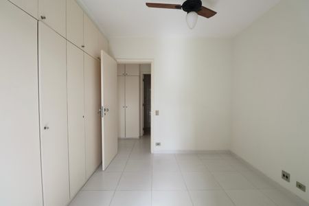Apartamento para alugar com 115m², 4 quartos e 2 vagas Apartamento para alugar com 115m², 4 quartos e 2 vagasQuarto 2