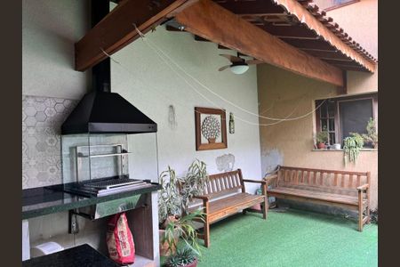 Casa à venda com 332m², 4 quartos e 5 vagas Casa à venda com 332m², 4 quartos e 5 vagasFoto 02