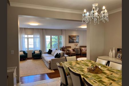 Casa à venda com 332m², 4 quartos e 5 vagas Casa à venda com 332m², 4 quartos e 5 vagasFoto 08