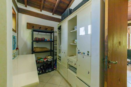 Casa de condomínio à venda com 260m², 3 quartos e 3 vagas Casa de condomínio à venda com 260m², 3 quartos e 3 vagasCloset da Suíte 3