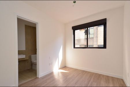 Apartamento à venda com 110m², 3 quartos e 2 vagas Apartamento à venda com 110m², 3 quartos e 2 vagasSuite2