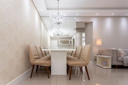 Apartamento à venda com 65m², 2 quartos e 1 vagaSala de Jantar