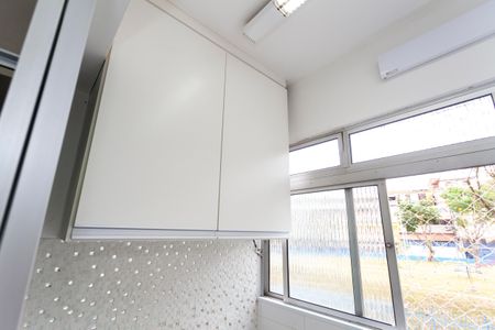 Apartamento à venda com 65m², 2 quartos e 1 vagaÁrea de Serviço