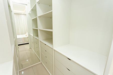 Apartamento à venda com 65m², 2 quartos e 1 vagaCloset