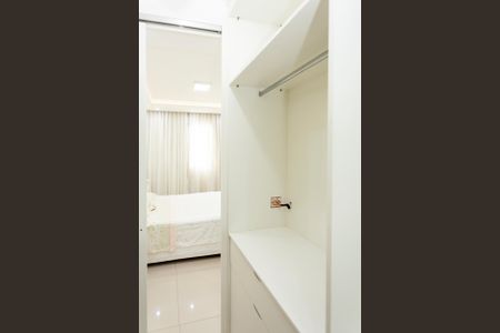 Apartamento à venda com 65m², 2 quartos e 1 vagaCloset