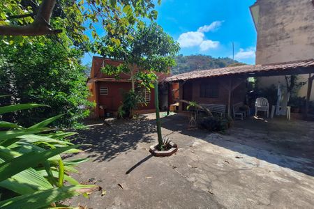 Casa à venda com 65m², 3 quartos e 2 vagas Casa à venda com 65m², 3 quartos e 2 vagasQuintal