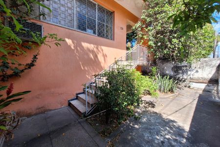 Casa à venda com 65m², 3 quartos e 2 vagas Casa à venda com 65m², 3 quartos e 2 vagasQuintal