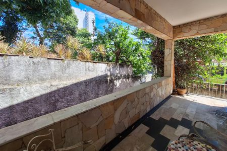 Casa à venda com 65m², 3 quartos e 2 vagas Casa à venda com 65m², 3 quartos e 2 vagasQuintal