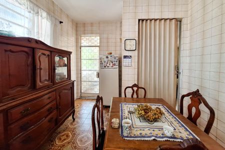 Casa à venda com 65m², 3 quartos e 2 vagas Casa à venda com 65m², 3 quartos e 2 vagasCozinha