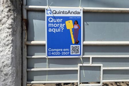 Casa à venda com 65m², 3 quartos e 2 vagas Casa à venda com 65m², 3 quartos e 2 vagasplaca