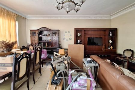 Casa à venda com 65m², 3 quartos e 2 vagas Casa à venda com 65m², 3 quartos e 2 vagasSala