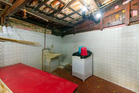 Casa à venda com 751m², 4 quartos e 6 vagas Casa à venda com 751m², 4 quartos e 6 vagasÁrea de Serviço
