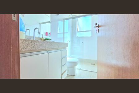 Casa de condomínio à venda com 1000m², 6 quartos e 5 vagasBanheiro social 5