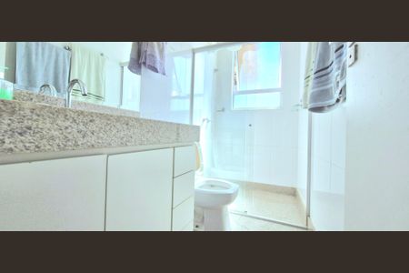 Casa de condomínio à venda com 1000m², 6 quartos e 5 vagasBanheiro social 2