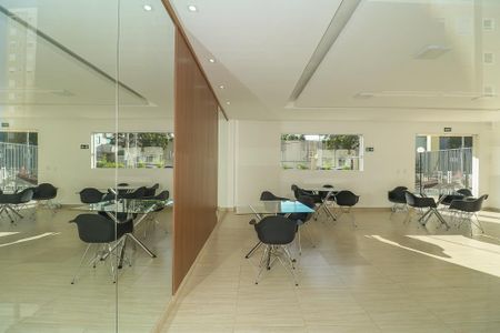 Apartamento para alugar com 45m², 2 quartos e 1 vaga Apartamento para alugar com 45m², 2 quartos e 1 vagaÁrea comum - Salão de festas