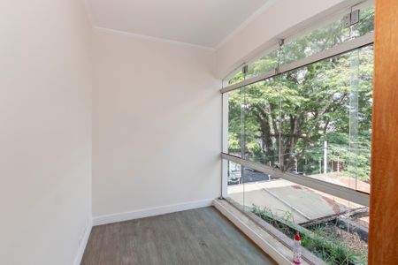 Casa à venda com 252m², 4 quartos e 2 vagas Casa à venda com 252m², 4 quartos e 2 vagasVaranda da Suíte