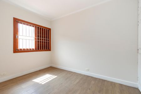 Casa à venda com 252m², 4 quartos e 2 vagas Casa à venda com 252m², 4 quartos e 2 vagasQuarto 1