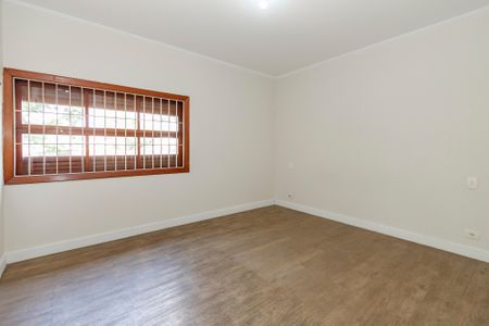 Casa à venda com 252m², 4 quartos e 2 vagas Casa à venda com 252m², 4 quartos e 2 vagasSuíte