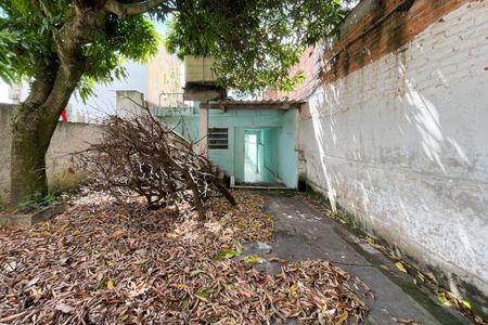 Casa à venda com 200m², 3 quartos e 4 vagas Casa à venda com 200m², 3 quartos e 4 vagasQuintal